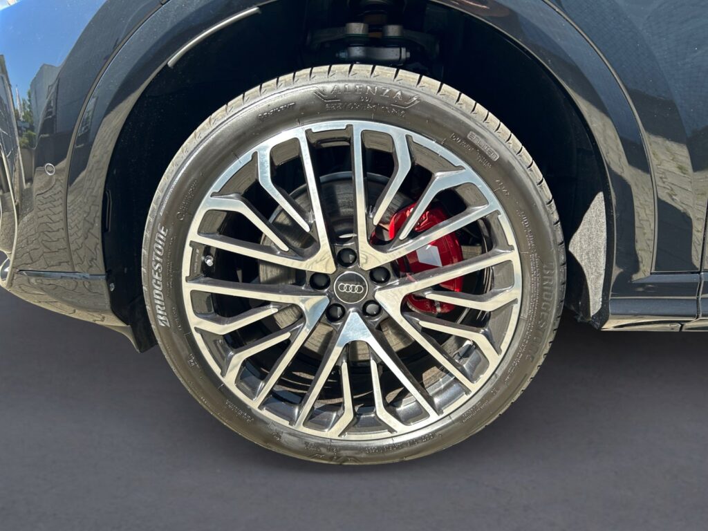Audi SQ5 Exposé-Bild 14