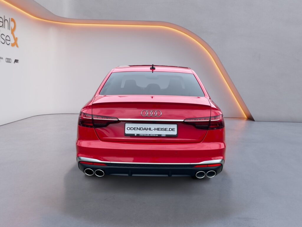 Audi S4 Exposé-Bild 4