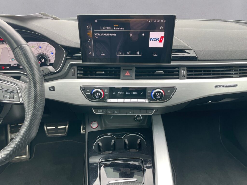 Audi S4 Exposé-Bild 11