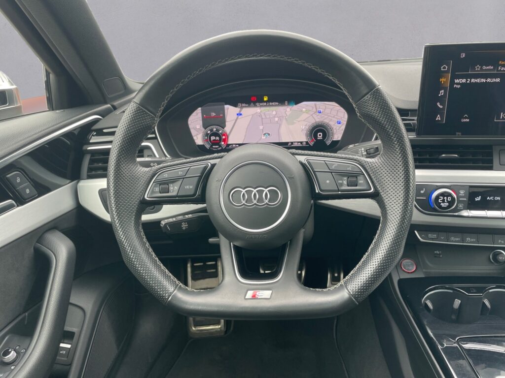 Audi S4 Exposé-Bild 12