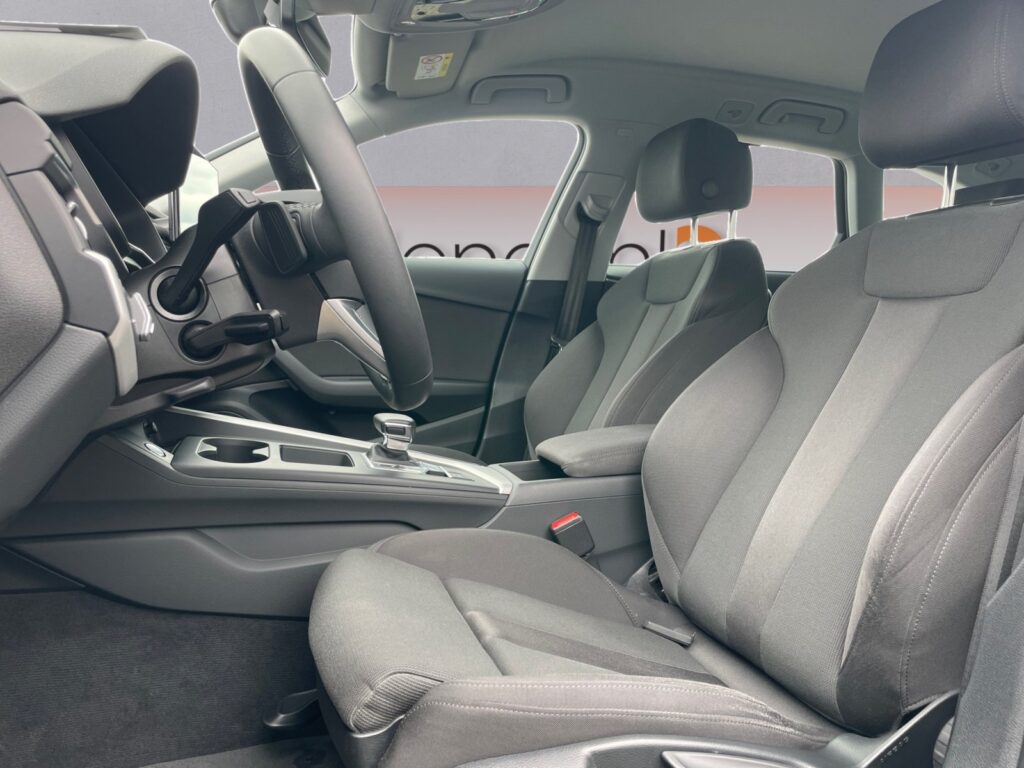 Audi A4 Exposé-Bild 9