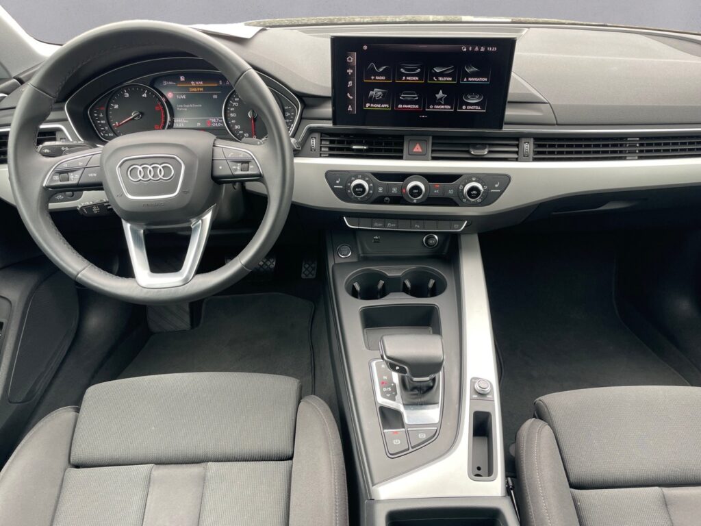 Audi A4 Exposé-Bild 10
