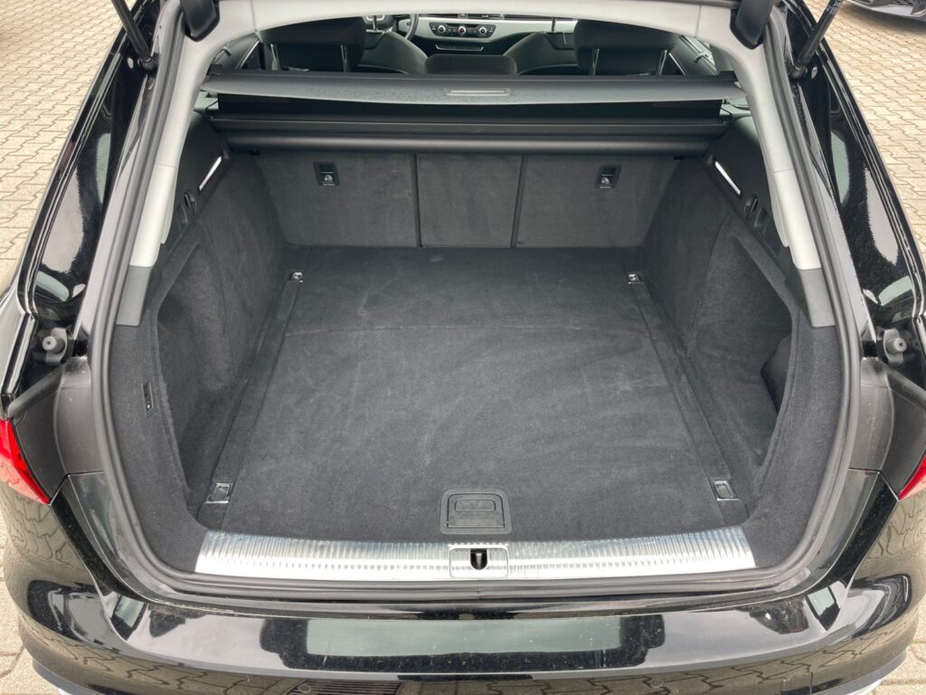 Audi A4 Exposé-Bild 16
