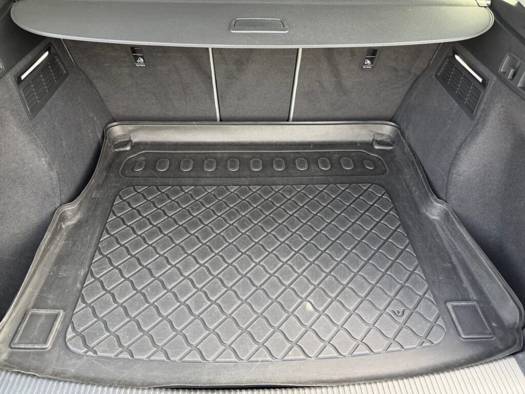 Audi Q5 Exposé-Bild 16
