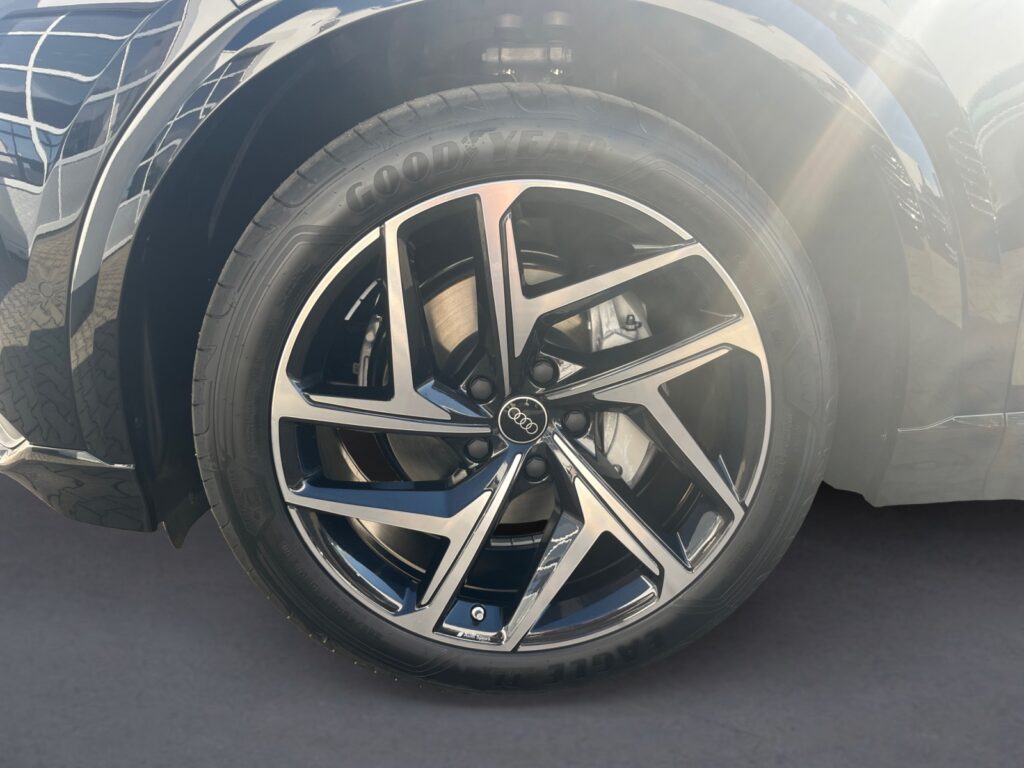 Audi Q6 e-tron Exposé-Bild 14