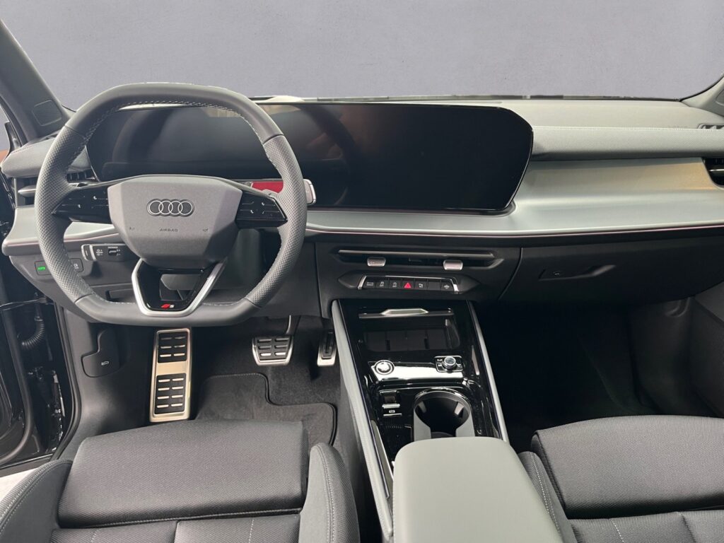 Audi Q3 Exposé-Bild 9