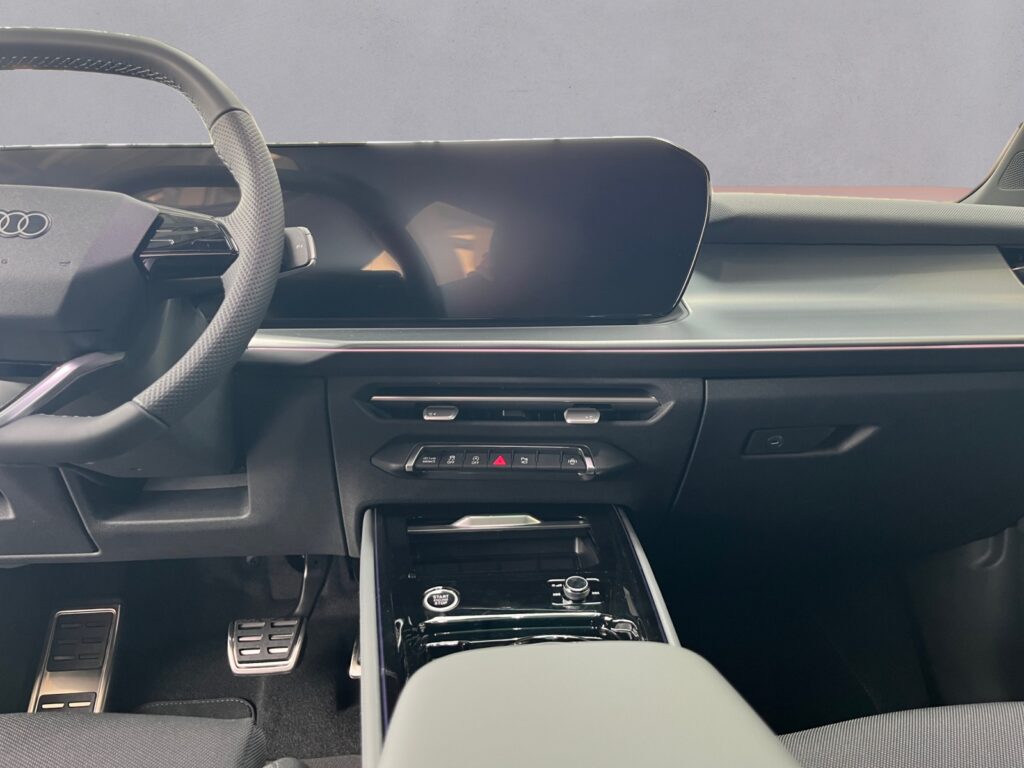 Audi Q3 Exposé-Bild 10