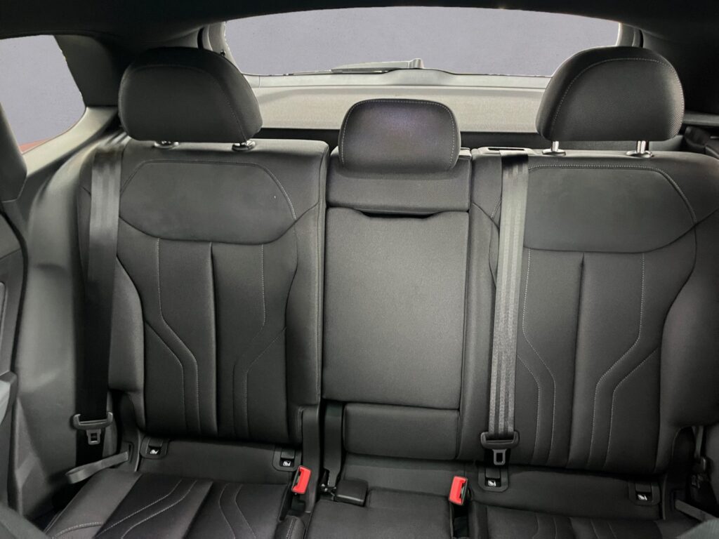 Audi Q3 Exposé-Bild 12