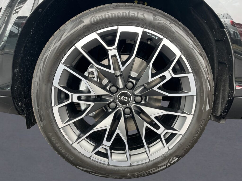 Audi Q3 Exposé-Bild 13